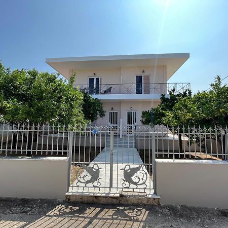 Koulouras Holiday Apartments Nikolaíika Dış mekan fotoğraf